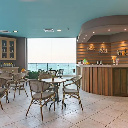 Marina Hotel, Sunny Day 4* Warna