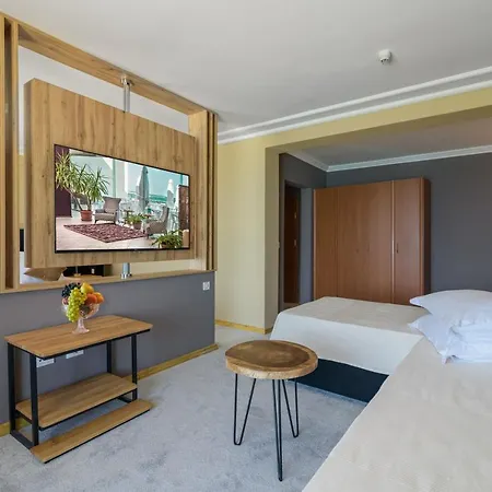 Marina Hotel, Sunny Day 4* Warna