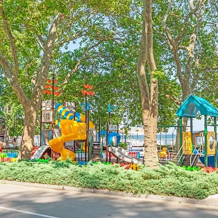 Marina Hotel, Sunny Day