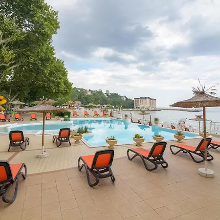 Marina Hotel, Sunny Day מלון וארנה