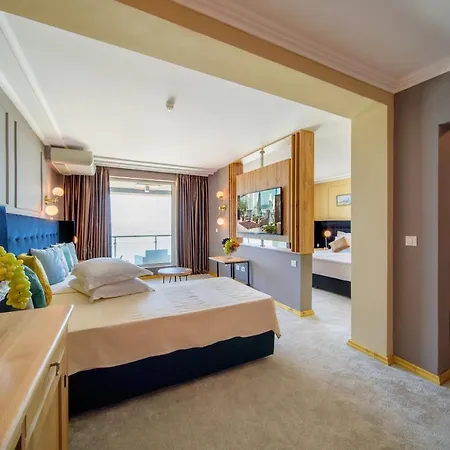 Otel Marina Hotel, Sunny Day