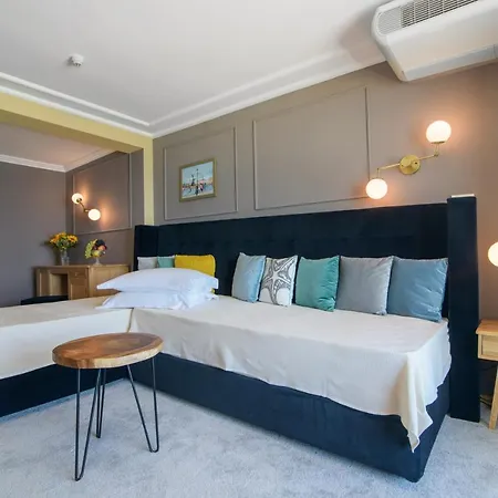 Marina Hotel, Sunny Day Otel