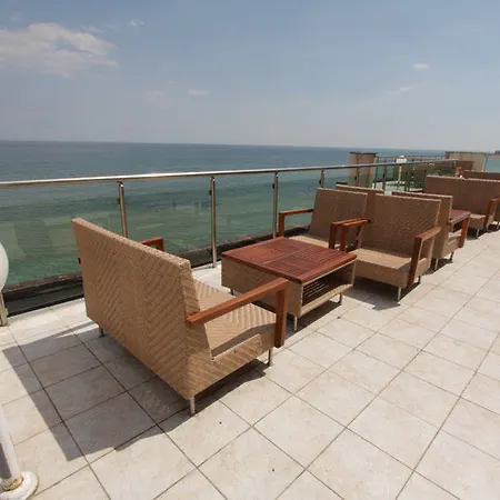 Marina Hotel, Sunny Day 호텔 4*