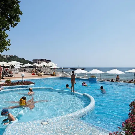 Отель Marina Hotel, Sunny Day 4*