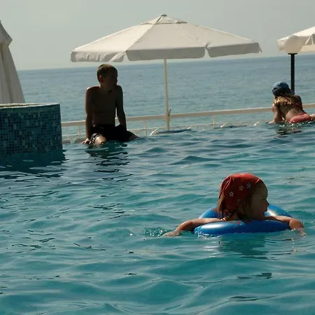 Marina Hotel, Sunny Day 바르나