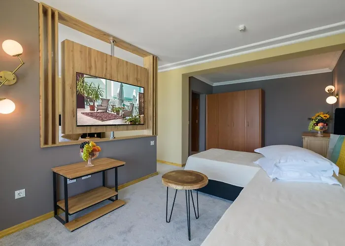 Marina Hotel, Sunny Day 4* Warna